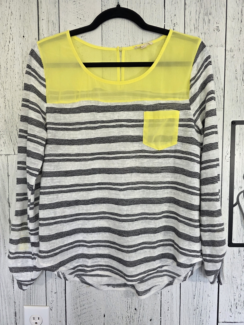 E&M Neon Yellow Contrast Striped Long Sleeve Top – Size Medium Casual